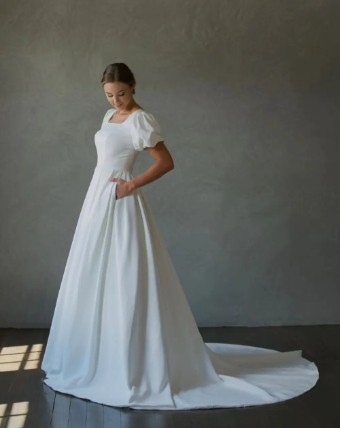 Modest by Barbie Anne Bridal Rose #0 thumbnail